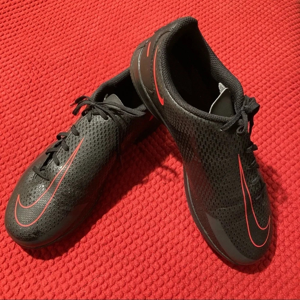 𝅺NIKE Sz 5-5.5Y Youth Kids' Grade School  Phantom GT Club IC Indoor Shoes